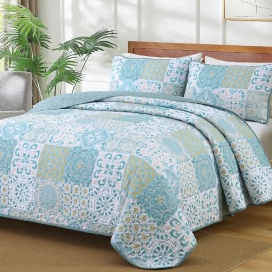 Boho Summer Quilt Set | Soft Lightweight Microfiber Bedspread with 3 Pieces for Cozy Comfort 0